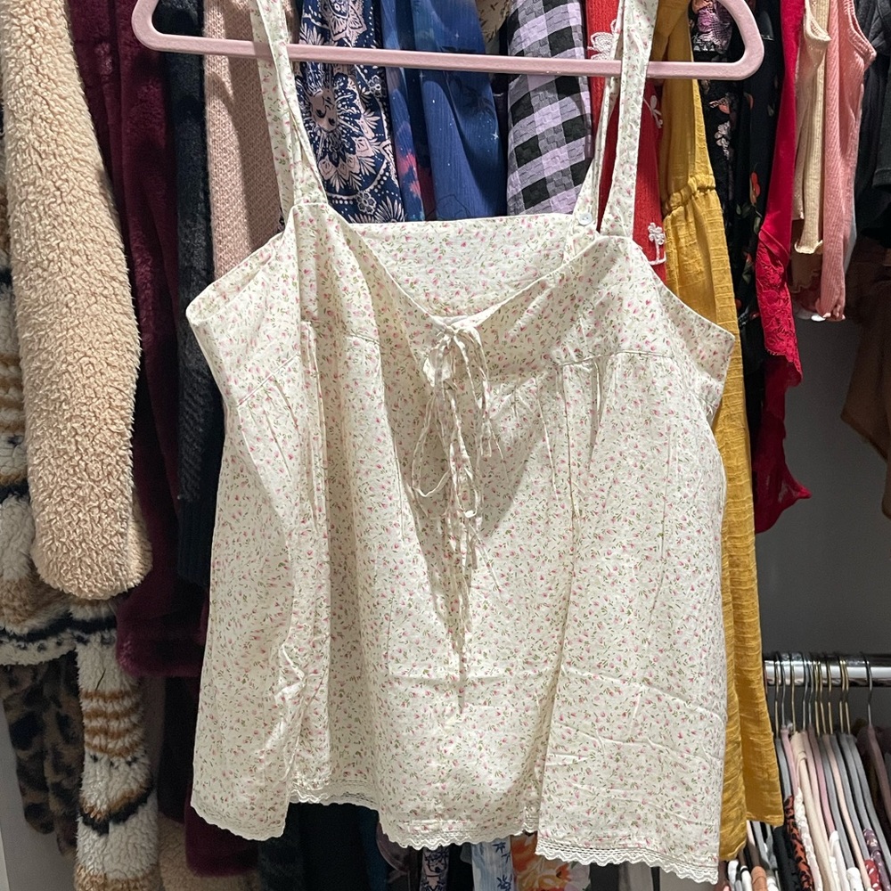 Natural life: floral tank